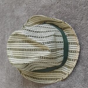 SOM.HER Woven Hat In Large